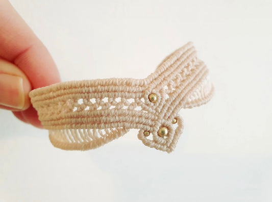 Sacred Feminine – Handgeknoopte Macramé Armband - licht